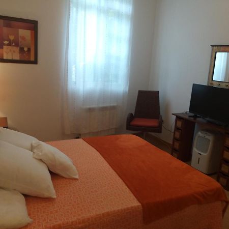Apartamento Con Pequeno Jardin En El Centro Ферроль Екстер'єр фото