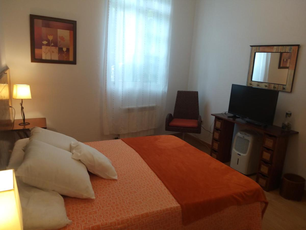 Apartamento Con Pequeno Jardin En El Centro Ферроль Екстер'єр фото